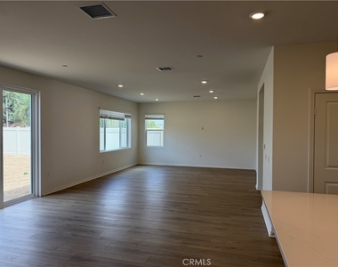 9707 Babaco Street - Photo Thumbnail 8