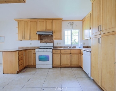 9381 Nichols Drive - Photo Thumbnail 12