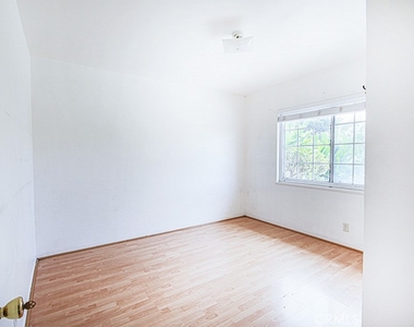 9381 Nichols Drive - Photo Thumbnail 7