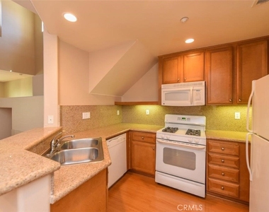 306 Dewdrop - Photo Thumbnail 7