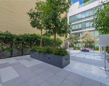 400 S Broadway S - Photo Thumbnail 13