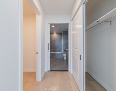 400 S Broadway S - Photo Thumbnail 6