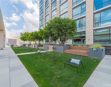 400 S Broadway S - Photo Thumbnail 29
