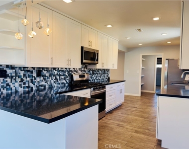 2335 E Trenton Avenue - Photo Thumbnail 4