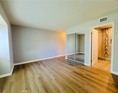 2335 E Trenton Avenue - Photo Thumbnail 6