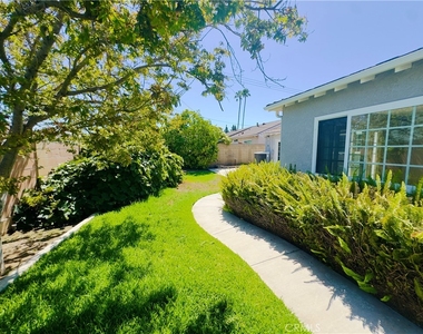 2335 E Trenton Avenue - Photo Thumbnail 10