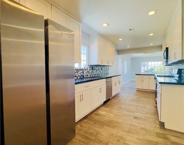 2335 E Trenton Avenue - Photo Thumbnail 3
