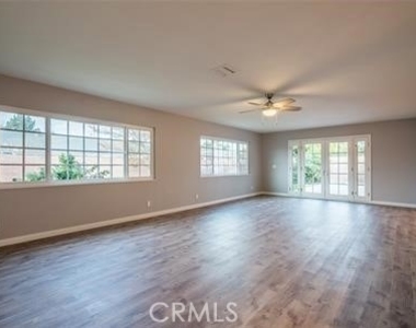 2335 E Trenton Avenue - Photo Thumbnail 3