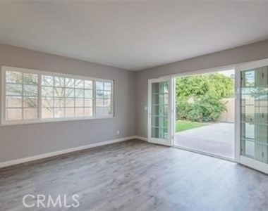 2335 E Trenton Avenue - Photo Thumbnail 4