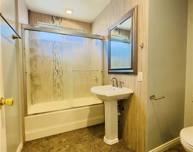 2335 E Trenton Avenue - Photo Thumbnail 9
