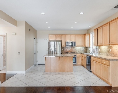 11761 Fricker Ave - Photo Thumbnail 10