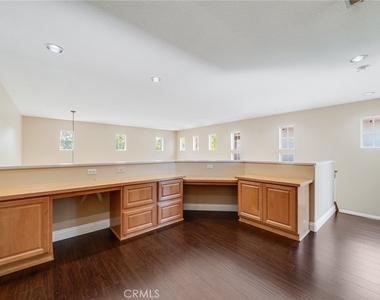 11761 Fricker Ave - Photo Thumbnail 14