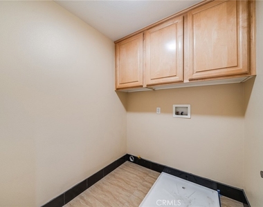 11761 Fricker Ave - Photo Thumbnail 27