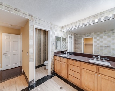 11761 Fricker Ave - Photo Thumbnail 16
