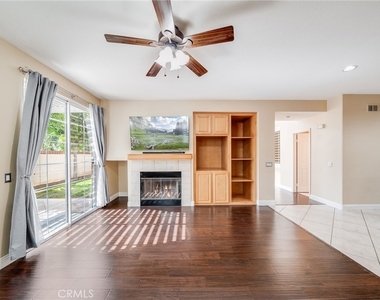 11761 Fricker Ave - Photo Thumbnail 7