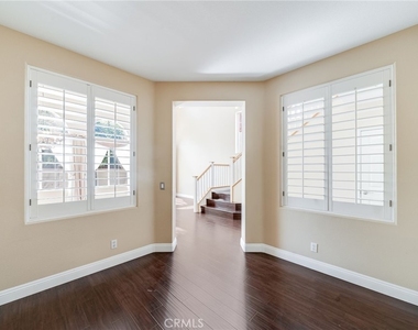 11761 Fricker Ave - Photo Thumbnail 12