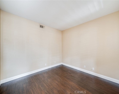 11761 Fricker Ave - Photo Thumbnail 11