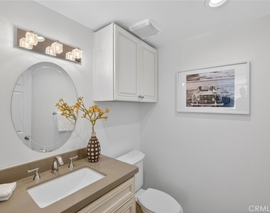 431 Nyes Place - Photo Thumbnail 15