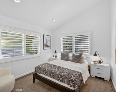 431 Nyes Place - Photo Thumbnail 28