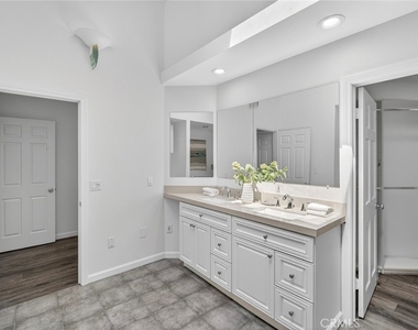 431 Nyes Place - Photo Thumbnail 33