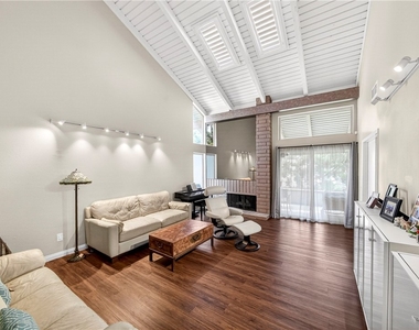 820 Via Zapata - Photo Thumbnail 9