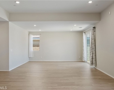 13925 Mesa View - Photo Thumbnail 22