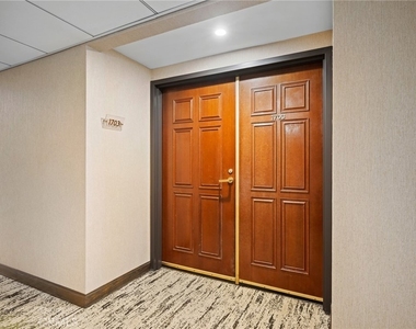 343 Pioneer Drive - Photo Thumbnail 3