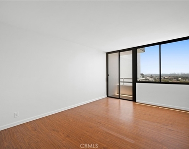 343 Pioneer Drive - Photo Thumbnail 19
