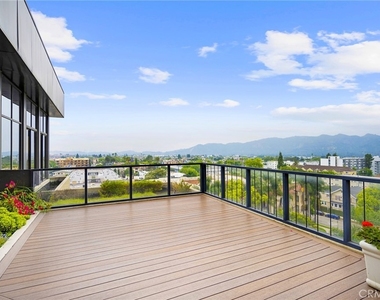 343 Pioneer Drive - Photo Thumbnail 35