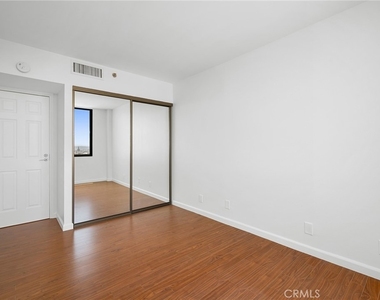 343 Pioneer Drive - Photo Thumbnail 26