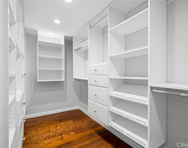 343 Pioneer Drive - Photo Thumbnail 23