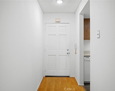 330 Pioneer Drive - Photo Thumbnail 2