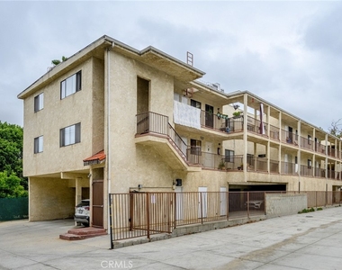 330 Pioneer Drive - Photo Thumbnail 17