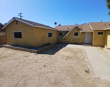 652 E Belmont - Photo Thumbnail 5