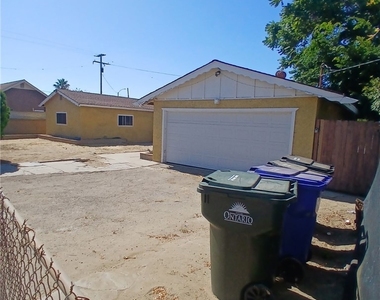 652 E Belmont - Photo Thumbnail 3