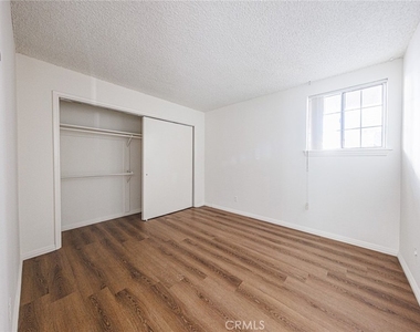 810 E Grand Ave - Photo Thumbnail 20