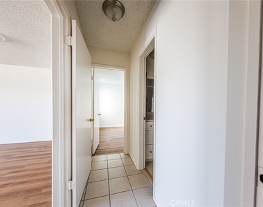 810 E Grand Ave - Photo Thumbnail 12