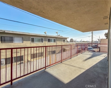 810 E Grand Ave - Photo Thumbnail 27