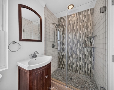7923 Ledge Ave - Photo Thumbnail 12