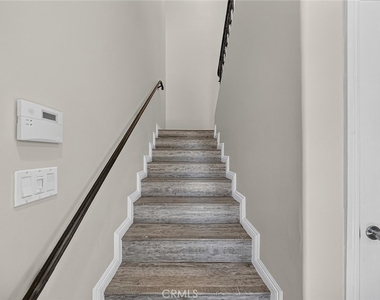 7923 Ledge Ave - Photo Thumbnail 1