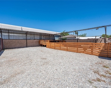7923 Ledge Ave - Photo Thumbnail 22