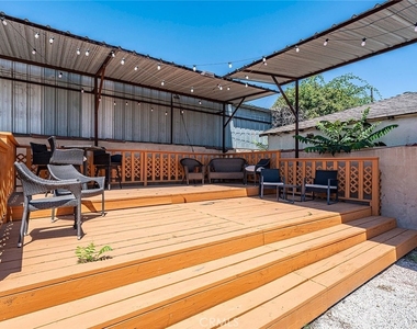 7923 Ledge Ave - Photo Thumbnail 24