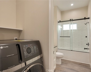 1732 E Ruddock - Photo Thumbnail 9