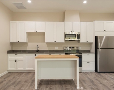 1732 E Ruddock - Photo Thumbnail 2