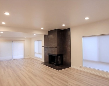 23310 Weller Place - Photo Thumbnail 2