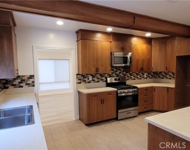 23310 Weller Place - Photo Thumbnail 3