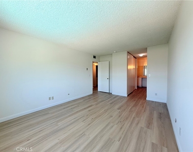 1301 S Atlantic Boulevard - Photo Thumbnail 17