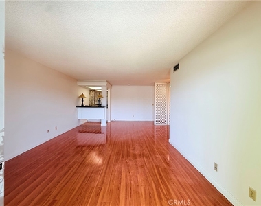 1301 S Atlantic Boulevard - Photo Thumbnail 9