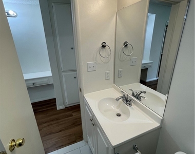 1141 Pine - Photo Thumbnail 5