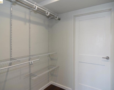 6363 Christie Ave - Photo Thumbnail 7